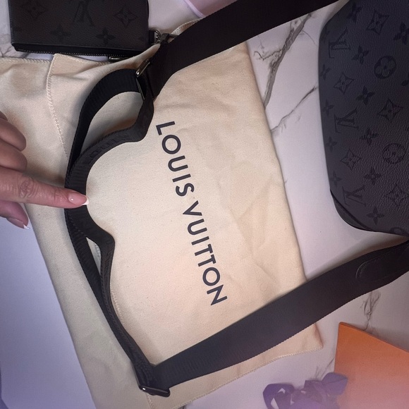 Louis Vuitton Trio Messenger bag - Picture 12 of 13